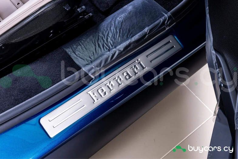 Ferrari 296 Синий