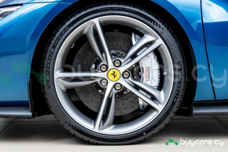 Ferrari 296 Синий