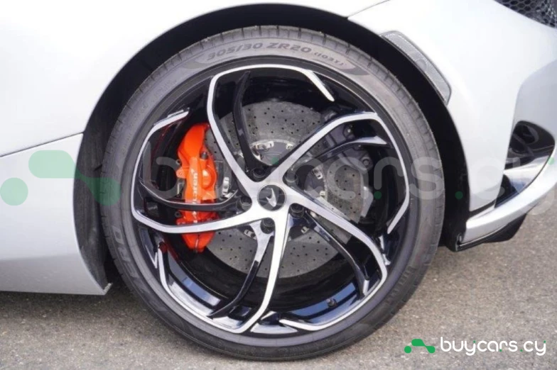 McLaren 750S Серый