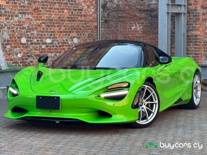 McLaren 750S Зеленый