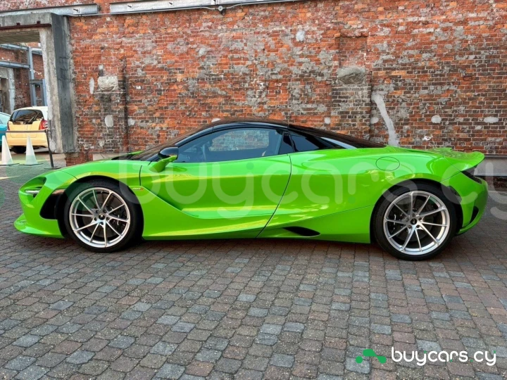 McLaren 750S Зеленый