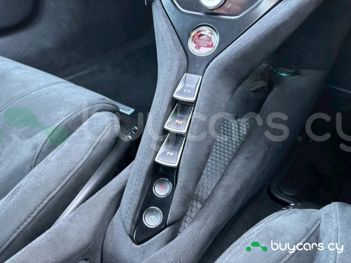 McLaren 750S Зеленый