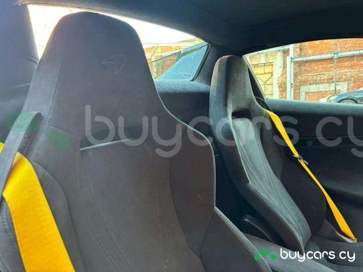 McLaren 750S Зеленый