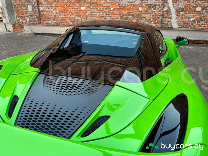 McLaren 750S Зеленый