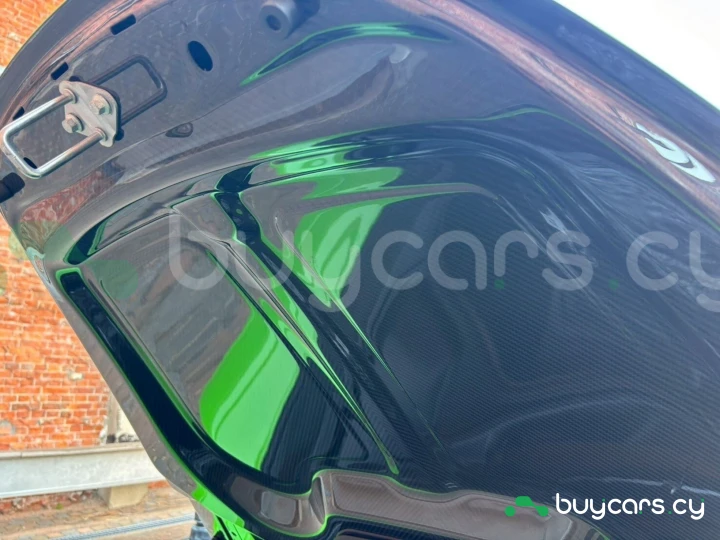 McLaren 750S Зеленый