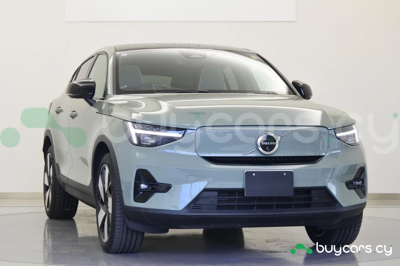 Volvo C40 Зеленый