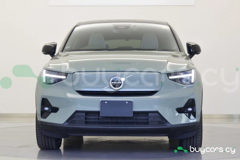 Volvo C40 Зеленый