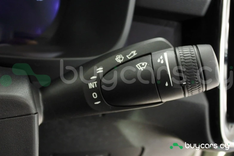 Volvo C40 Зеленый