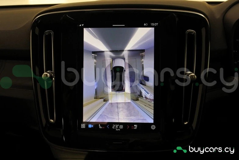 Volvo C40 Зеленый