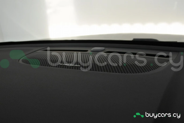 Volvo C40 Зеленый