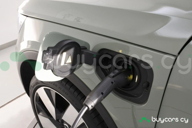 Volvo C40 Зеленый