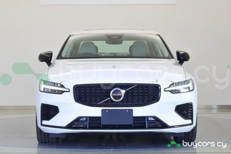 Volvo S60 Белый