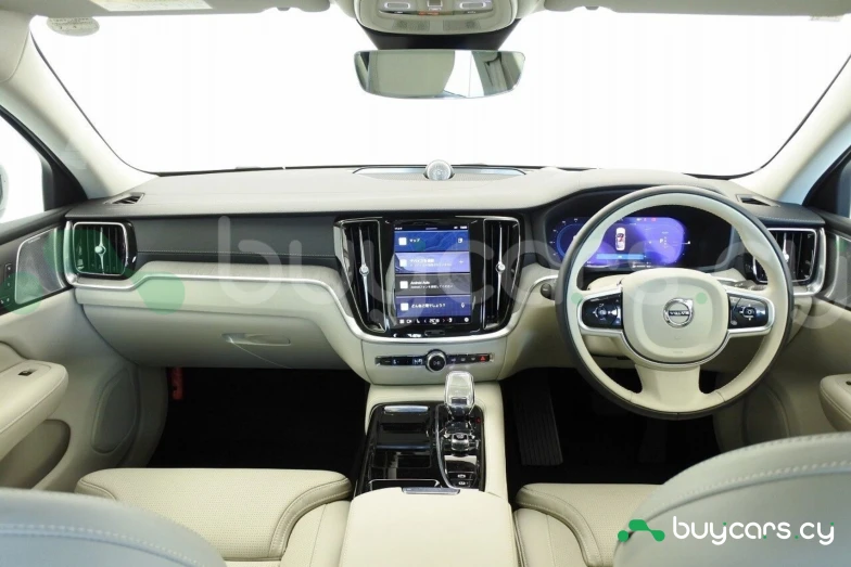 Volvo S60 Белый