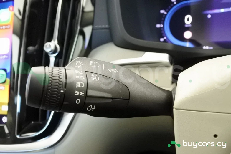 Volvo S60 Белый