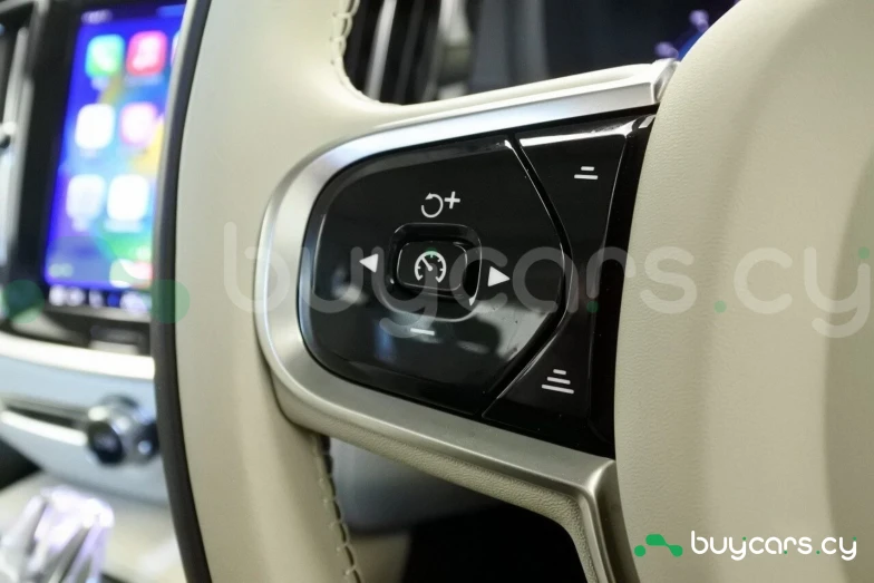 Volvo S60 Белый