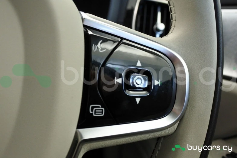 Volvo S60 Белый