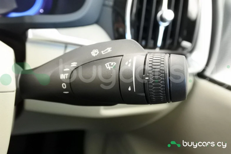 Volvo S60 Белый