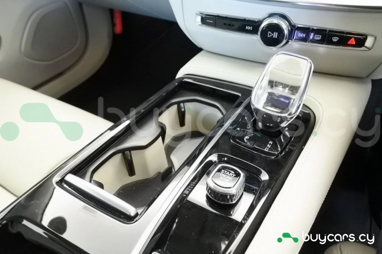 Volvo S60 Белый