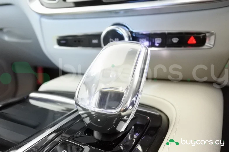 Volvo S60 Белый