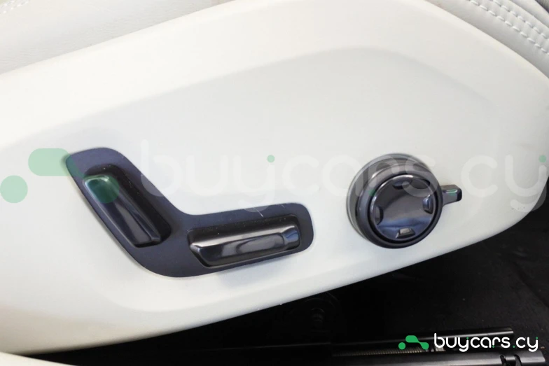 Volvo S60 Белый