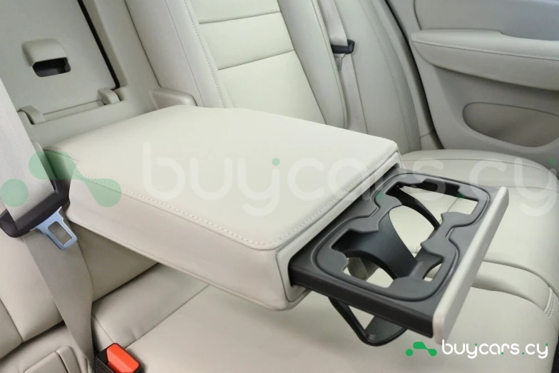 Volvo S60 Белый