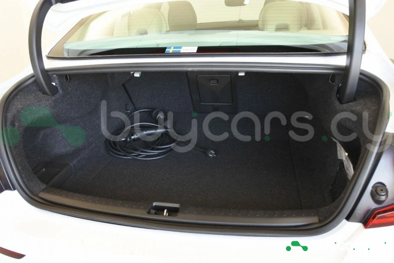 Volvo S60 Белый