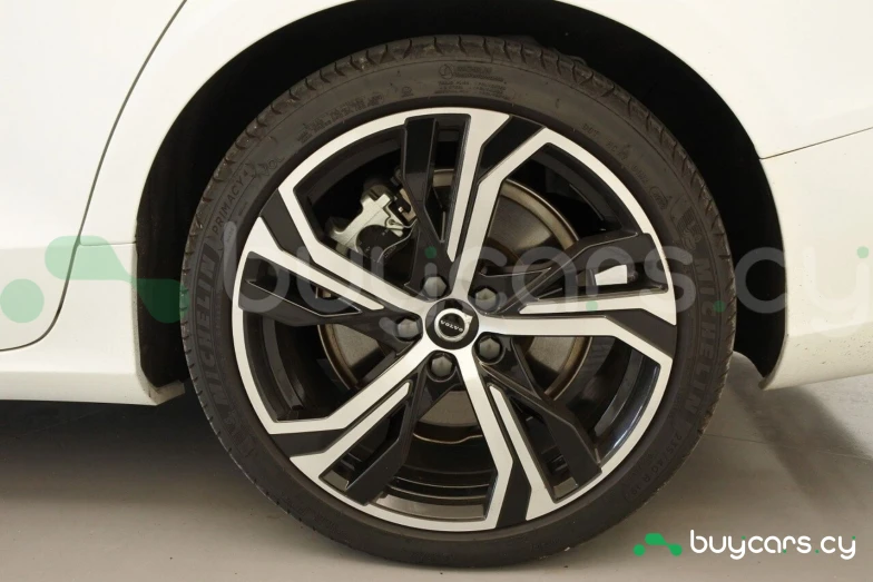 Volvo S60 Белый