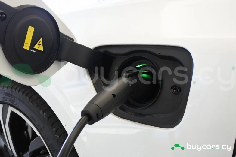 Volvo S60 Белый