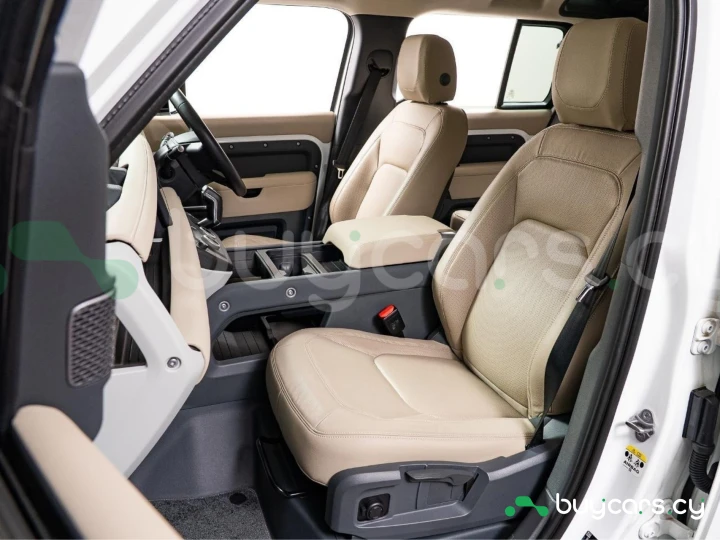 Land Rover Defender Белый