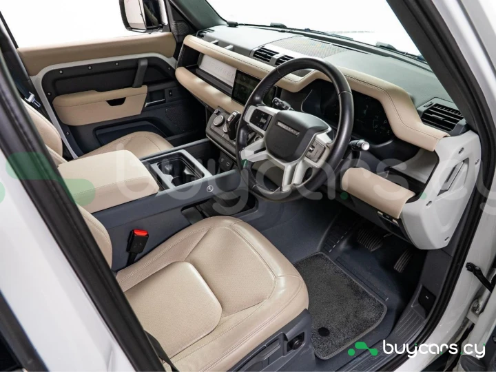 Land Rover Defender Белый