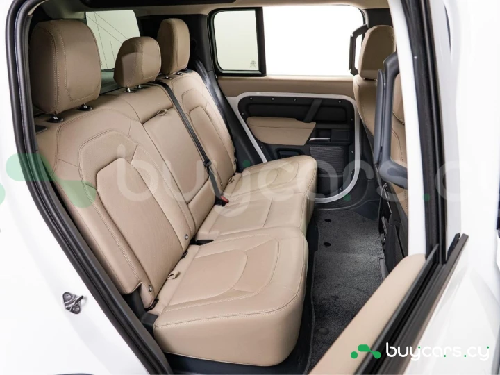Land Rover Defender Белый