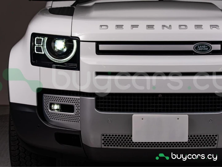 Land Rover Defender Белый