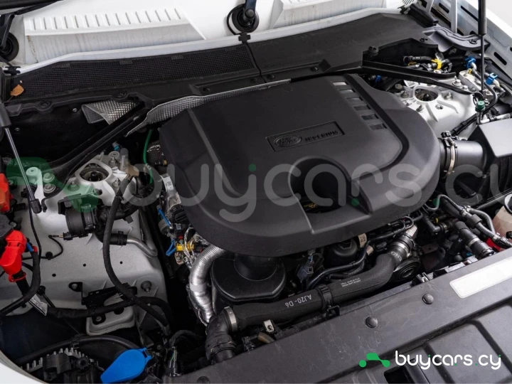 Land Rover Defender Белый