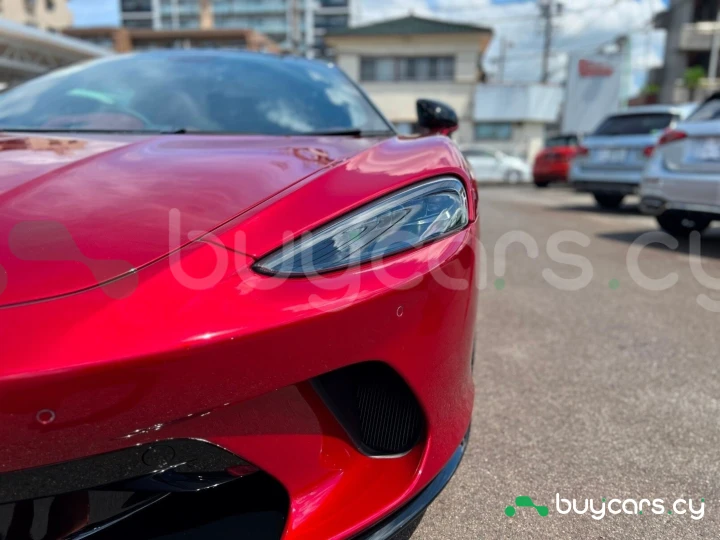 McLaren GT Красный