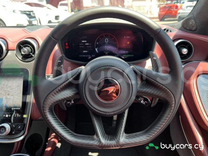 McLaren GT Красный