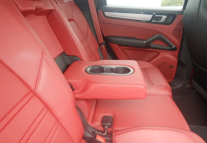 Porsche Cayenne Platinum Edition Tiptronic S, 2022 - 30