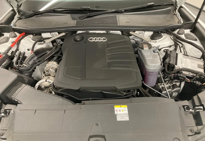 Audi A6 avant 40 TDI Quattro S Line Diesel Turbo, 2024 - 16
