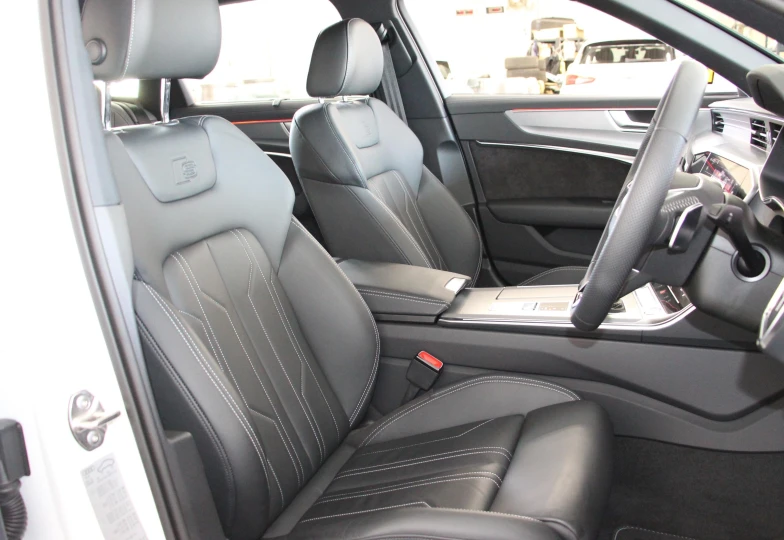 Audi A6 avant 45 TFSI Quattro S Line, 2024 - 2