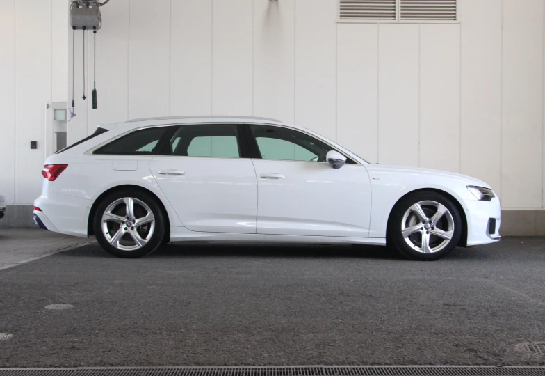 Audi A6 avant 45 TFSI Quattro S Line, 2024 - 9