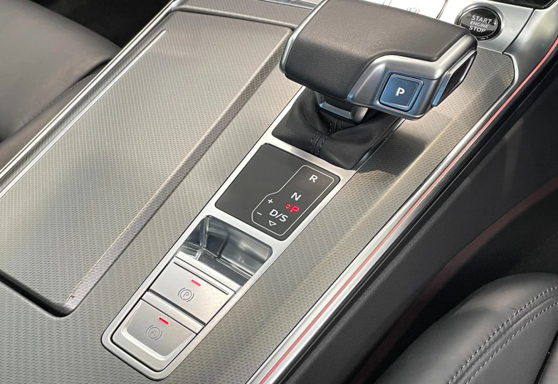 Audi A6 avant 40 TDI Quattro Sport Diesel Turbo, 2022 - 18