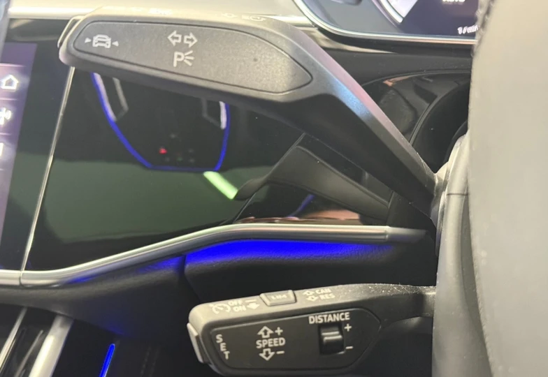 Audi A8 55 TFSI Quattro, 2022 - 16
