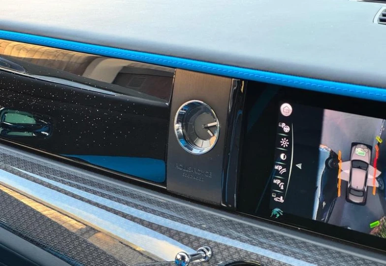 Rolls-Royce Ghost Black Badge, 2022 - 21