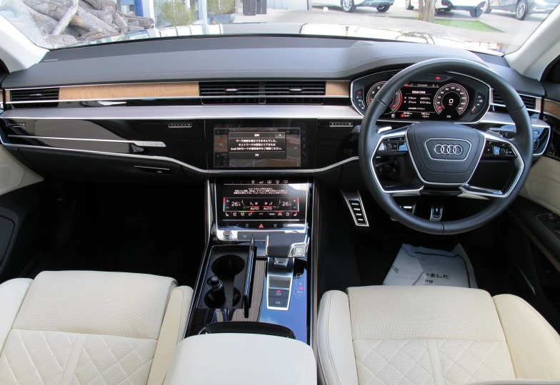 Audi A8 55 TFSI Quattro, 2021 - 1