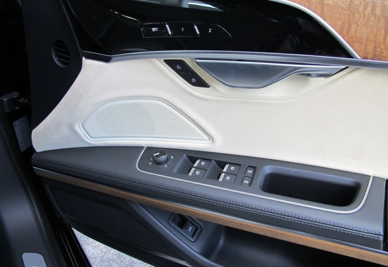 Audi A8 55 TFSI Quattro, 2021 - 35