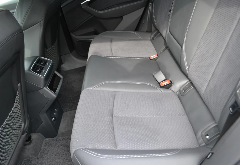 Audi Q8 e-tron 55 Quattro S Line, 2023 - 3