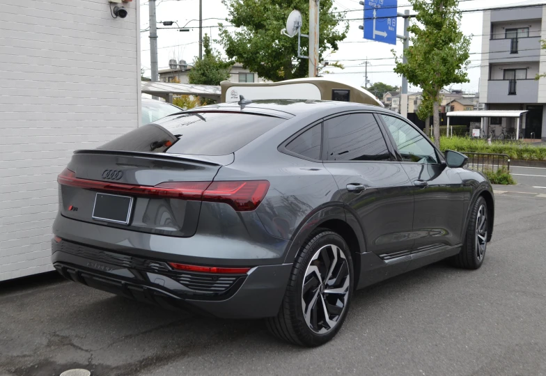 Audi Q8 e-tron 55 Quattro S Line, 2023 - 6