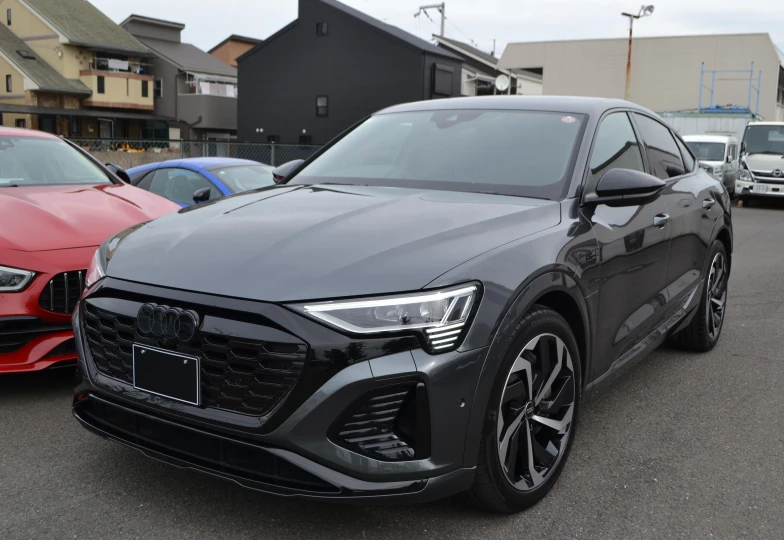 Audi Q8 e-tron 55 Quattro S Line, 2023 - 11