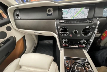 Rolls-Royce Cullinan , 2023