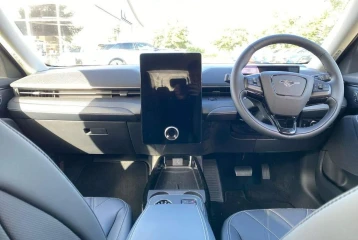 Ford Mustang Mach-E Standard Range 72kWh, 2025