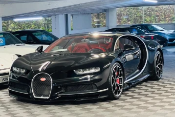 Bugatti Chiron , 2020